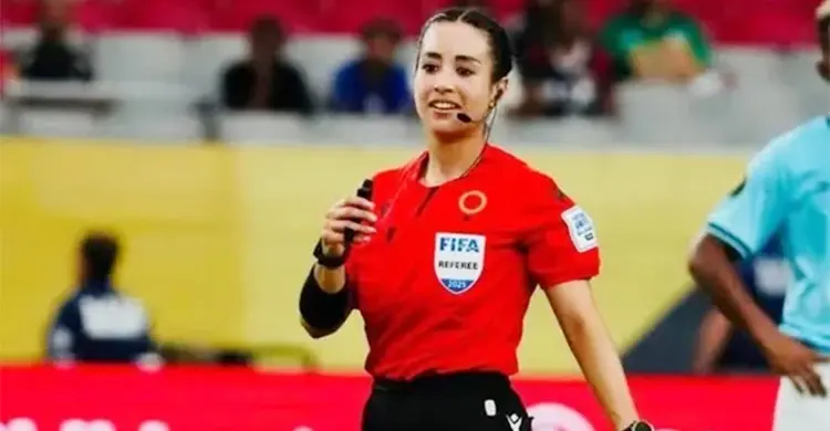 বিশ্বকাপে অভিষেক হতে যাওয়া কে এই নারী রেফারি?