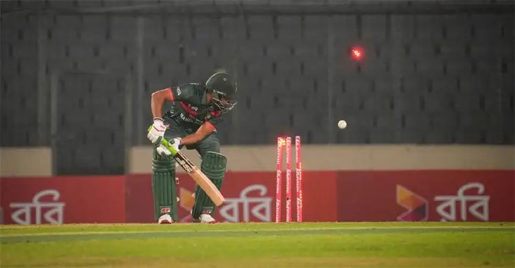 Bangladesh suffer crushing defeat to Pakistan in 2nd ODI