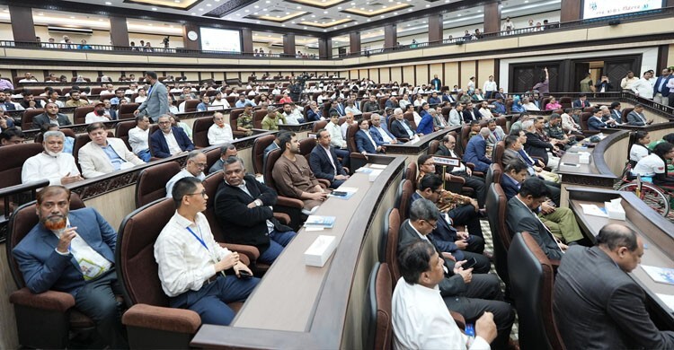 প্রধানমন্ত্রীর ক্রীড়া কার্ডের উদ্বোধনী অনুষ্ঠানে তারার মেলা