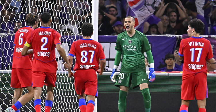 Neves hat-trick leads PSG to 6-3 win over Toulouse