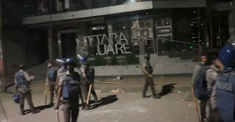 Rickshaw drivers vandalise Uttara Square over alleged assault