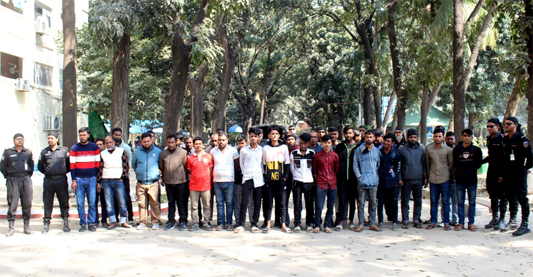 পরিবহনে চাঁদাবাজি: র‍্যাবের অভিযানে আরও ৩২ জন গ্রেফতার