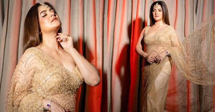 ঝলমলে শাড়ি আর সফট গ্ল্যাম লুকে অনবদ্য শ্রাবন্তী