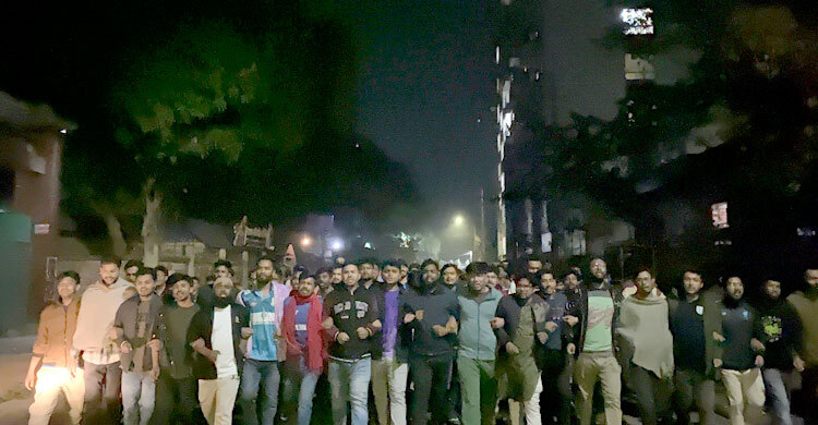 হাদির মৃত্যুর প্রতিবাদে শেকৃবিতে বিক্ষোভ