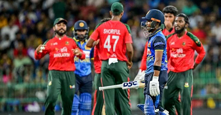 শরিফুলের শেষ ওভারে ঝড় তুলে সম্মানজনক পুঁজি শ্রীলঙ্কার