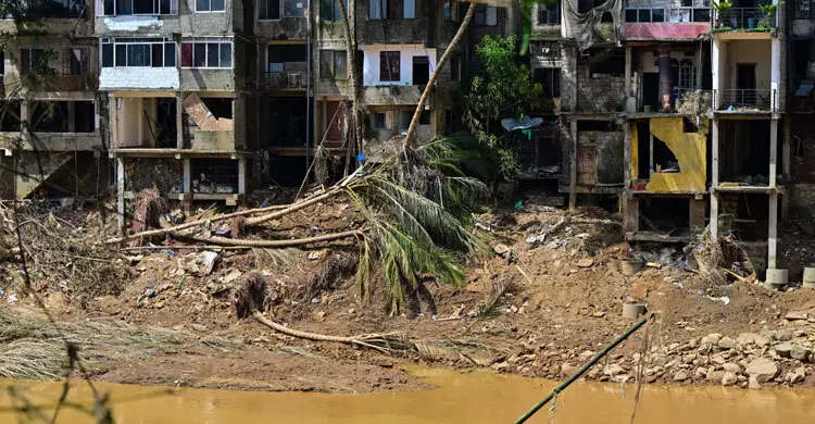 পর্যটন মৌসুমে ভয়াবহ বন্যা, চ্যালেঞ্জের মুখে শ্রীলঙ্কার অর্থনীতি