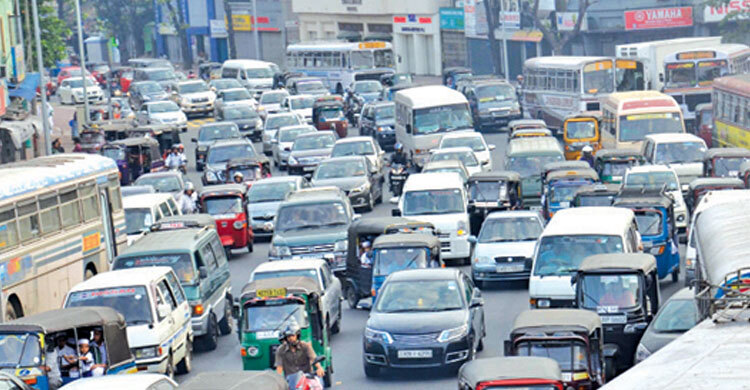 শ্রীলঙ্কায় গাড়ি আমদানির নিষেধাজ্ঞা শিথিল, কেনার সামর্থ্য কতজনের?