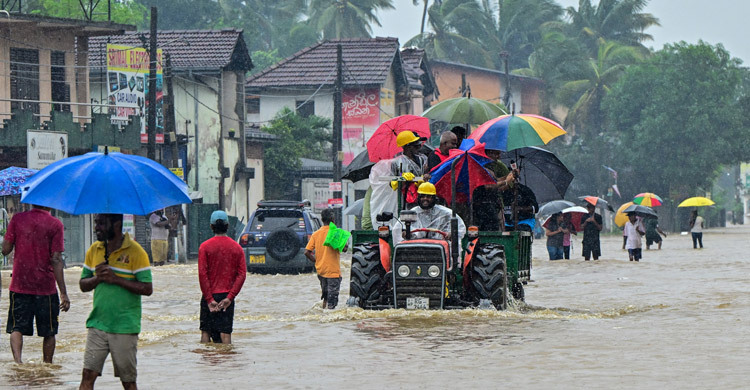 Sri Lanka seeks foreign help as cyclone death toll hits 123