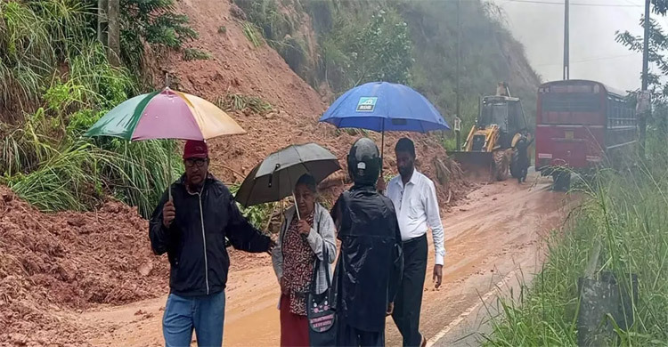 Sri Lanka closes schools, offices as landslides, floods kill 56