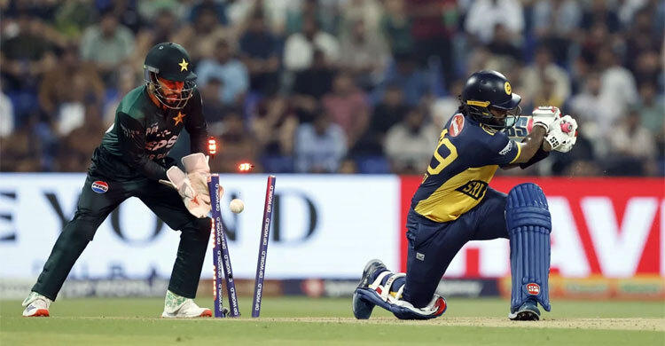 মেন্ডিসের লড়াকু ইনিংস, শ্রীলঙ্কার সম্মানজনক স্কোর