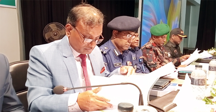 নির্বাচনে বিদেশিদের কোনো চাপ নেই: ইসি আনিছুর