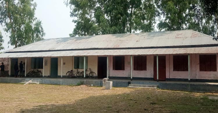 সাত শিক্ষকের বিদ্যালয়ে পরীক্ষার্থী ৬, পাস করেনি কেউ