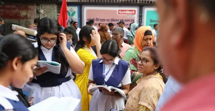 এসএসসি পরীক্ষার বাকি একদিন, এখনো চলছে ফরম পূরণ!
