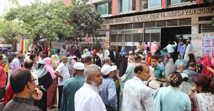 শেষ হলো এসএসসির প্রথমদিনের পরীক্ষা, প্রশ্ন নিয়ে খুশি শিক্ষার্থীরা