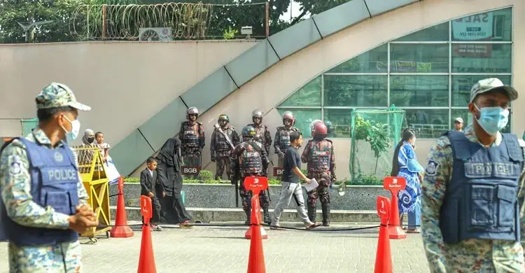 এভারকেয়ার হাসপাতালের খোলা মাঠে হেলিকপ্টার উঠানামা করবে