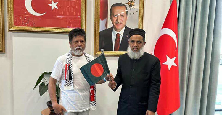 শহিদুল আলম দেশে ফিরছেন শনিবার ভোরে