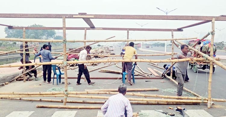 তারেক রহমানকে বরণে ৩০০ ফিটে প্রস্তুত হচ্ছে মঞ্চ