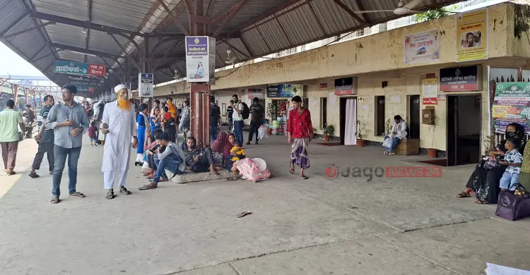 টাকা ছাড়া খোলে না বিশ্রামাগারের তালা, ‘জিম্মি’ যাত্রীসেবা