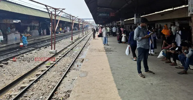 টাকা ছাড়া খোলে না বিশ্রামাগারের তালা, ‘জিম্মি’ যাত্রীসেবা