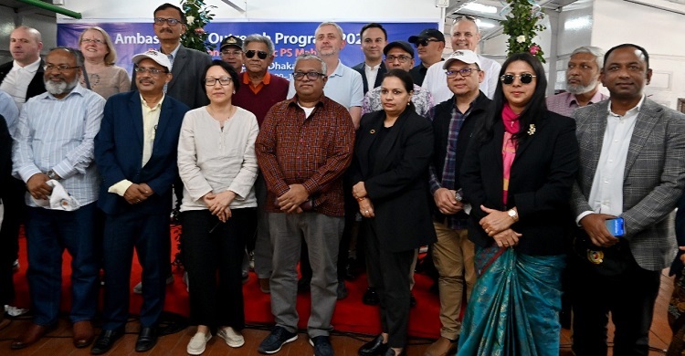 শতবর্ষী স্টিমার পিএস মাহসুদে কূটনীতিকদের নৌযাত্রা