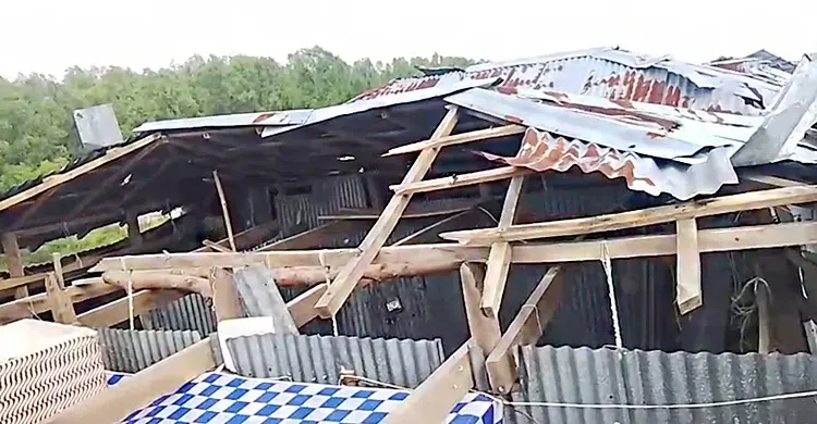 ভোলার চরাঞ্চলে কালবৈশাখীর তাণ্ডব, বসতঘর-দোকান লন্ডভন্ড