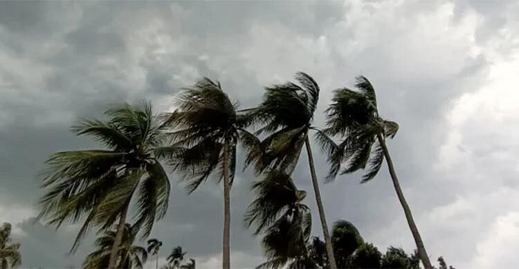 রাতেই ৭ অঞ্চলে ৬০ কিলোমিটার বেগে ঝড়ের আভাস