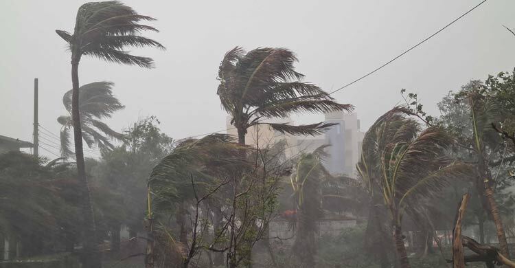 সন্ধ্যার মধ্যে ৪ জেলায় ৬০ কিলোমিটার বেগে ঝড় হতে পারে