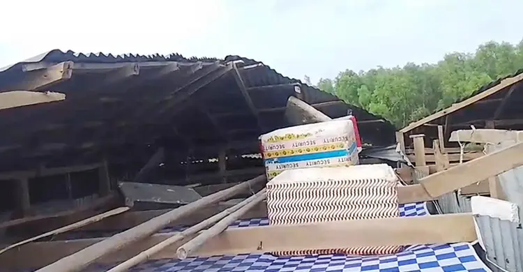 ভোলার চরাঞ্চলে কালবৈশাখীর তাণ্ডব, বসতঘর-দোকান লন্ডভন্ড