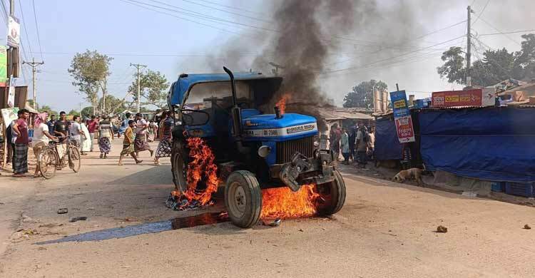 নওগাঁয় ট্রাক্টরচাপায় স্কুলছাত্র নিহত