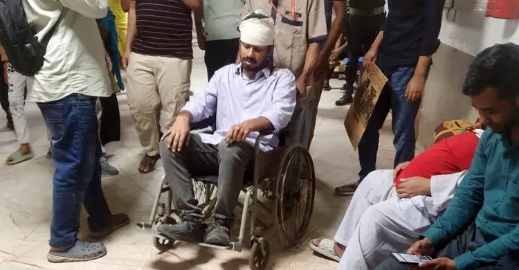 পুলিশের লাঠিচার্জ, জলকামানে আহত ৫ বিসিএস পরীক্ষার্থী