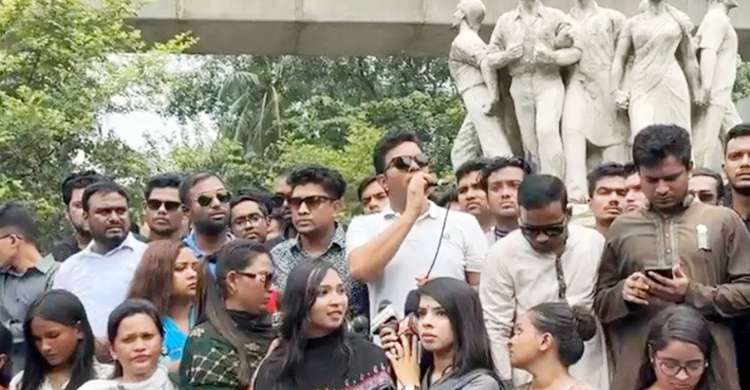 তারেক রহমানকে ফেরাতে প্লেনের টিকিটের ব্যবস্থা করবে ছাত্রলীগ