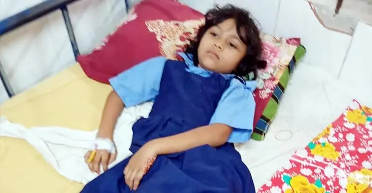 টিফিন খেয়ে ৫ বিদ্যালয়ের ৩০ শিক্ষার্থী অসুস্থ