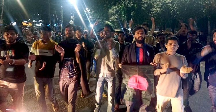 DU Jagannath Hall students rally against Indian aggression