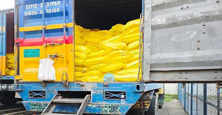 চট্টগ্রাম বন্দরে আমদানি নিষিদ্ধ ৩৯ টন ঘনচিনি আটক