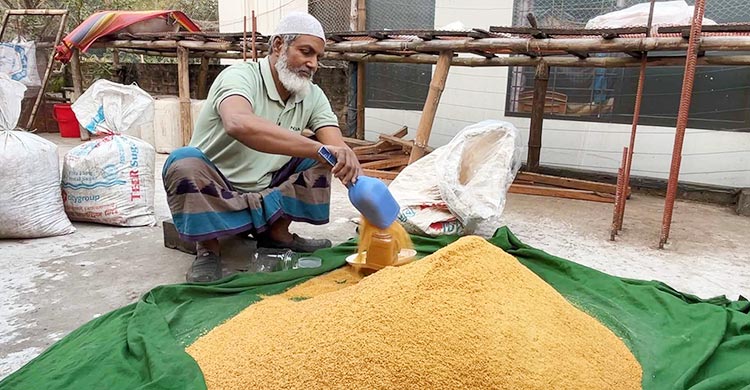 চাষিদের আশা দেখাচ্ছে আখের গুড়