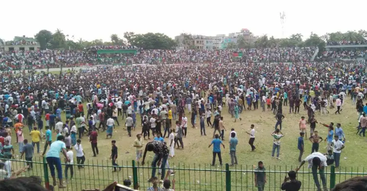নেত্রকোনায় ব্যারিস্টার সুমনের খেলা দেখলেন হাজারো মানুষ