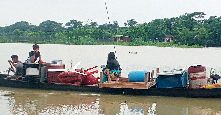 সুনামগঞ্জে বন্যা আতঙ্কে ২০ লাখ মানুষ