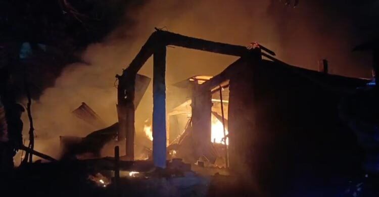 সুনামগঞ্জে আগুনে পুড়ে ছাই ৭ বসতঘর