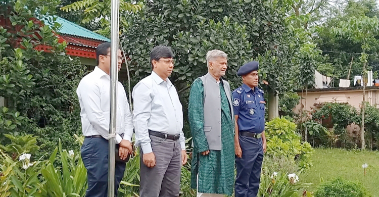 সরকার অর্থনৈতিক চাপে আছে বলে জানিয়েছেন পরিকল্পনামন্ত্রী এম এ মান্নান। তিনি বলেন, সেটা প্রধানমন্ত্রী শেখ হাসিনা স্বীকার করেছেন