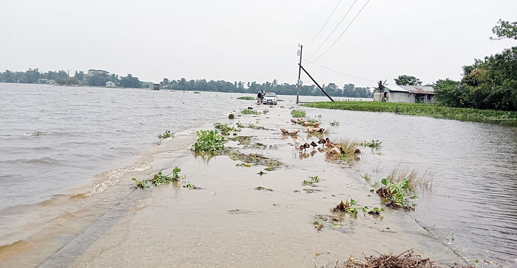 পানি কমায় স্বস্তিতে সুনামগঞ্জের মানুষ