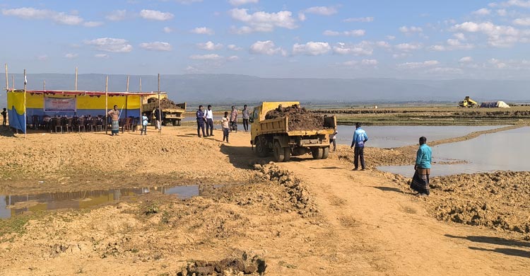 হাওরের ফসল রক্ষায় ১০৩ কোটি টাকার বাঁধ নির্মাণ শুরু