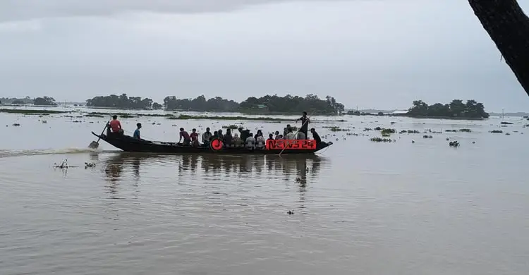 সুনামগঞ্জে পাহাড়ি ঢলে তলিয়ে গেছে সড়ক, বন্যার শঙ্কা
