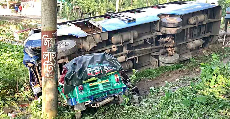 সুনামগঞ্জে বাসের ধাক্কায় সিএনজির চালকসহ নিহত ২