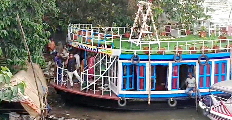 টাঙ্গুয়ার হাওরে হাউজবোটের ইঞ্জিনে পড়ে এসআইয়ের মেয়ে নিহত
