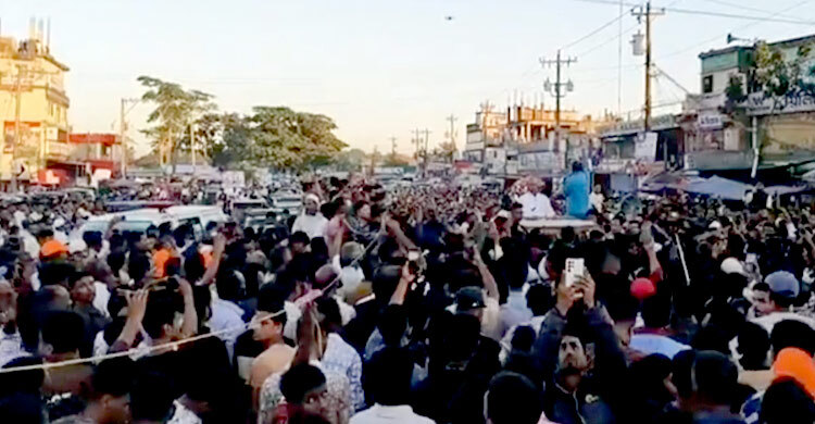 বিএনপির প্রার্থী পরিবর্তনের দাবিতে সড়ক অবরোধ