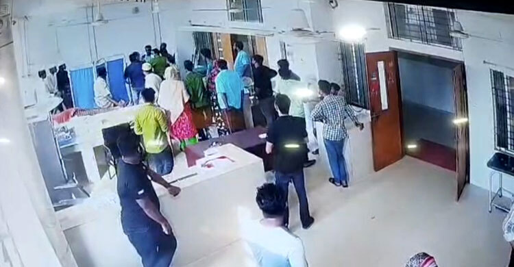 সুনামগঞ্জে হাসপাতালে ঢুকে ব্রাদারকে মারধরের অভিযোগ