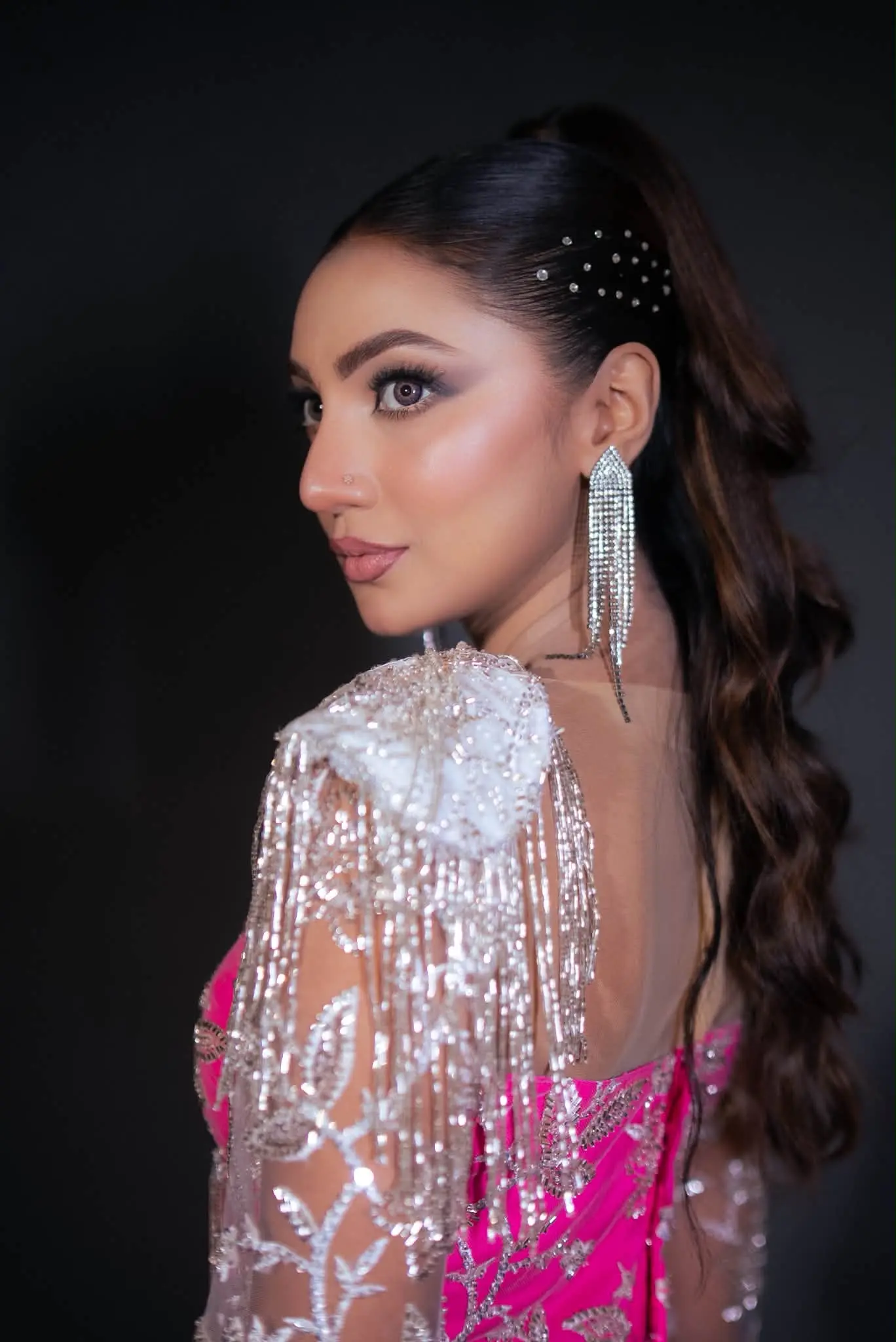 ঝলমলে ফিউশন গ্ল্যামারে নজর কাড়লেন সুহেরাহ