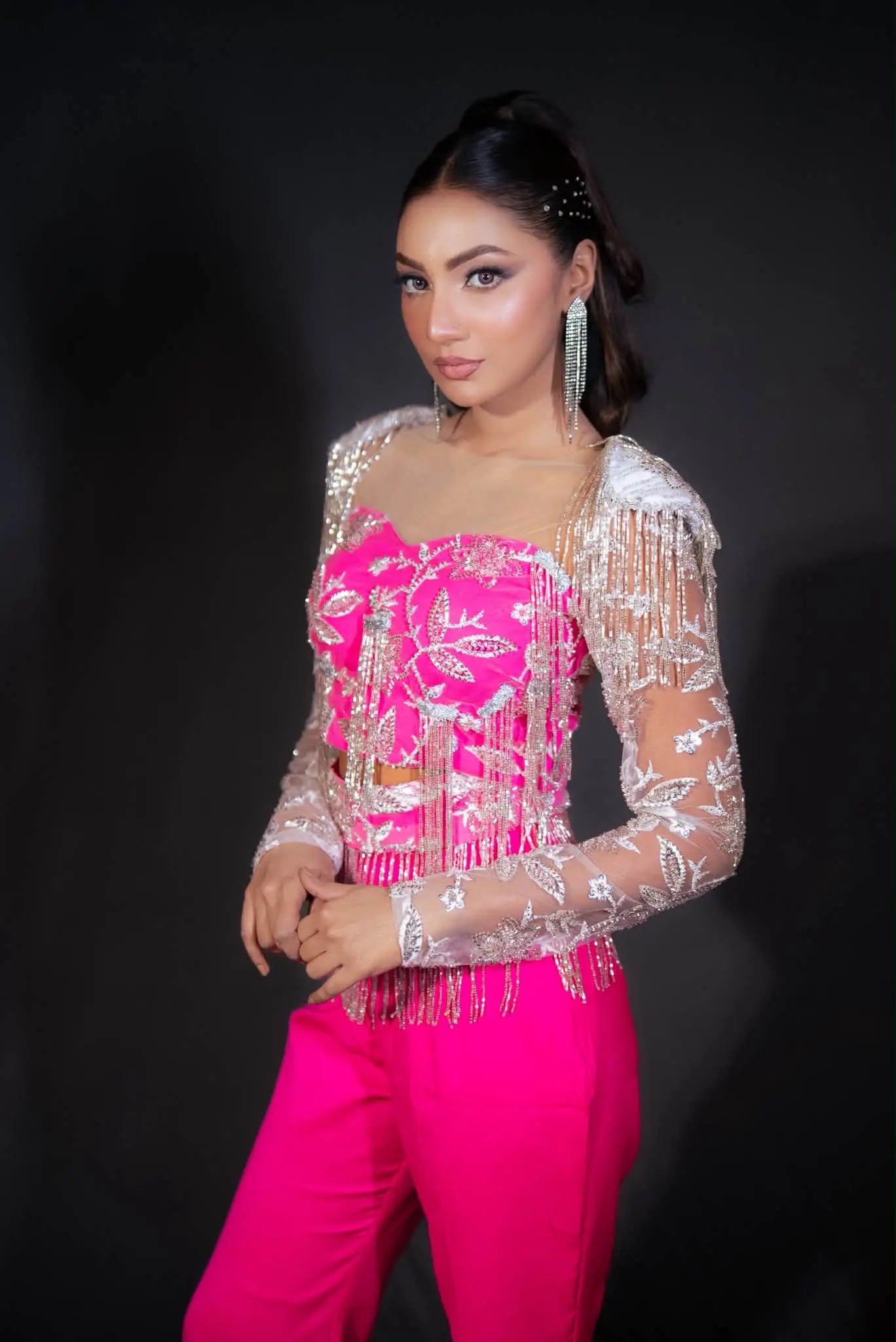 ঝলমলে ফিউশন গ্ল্যামারে নজর কাড়লেন সুহেরাহ