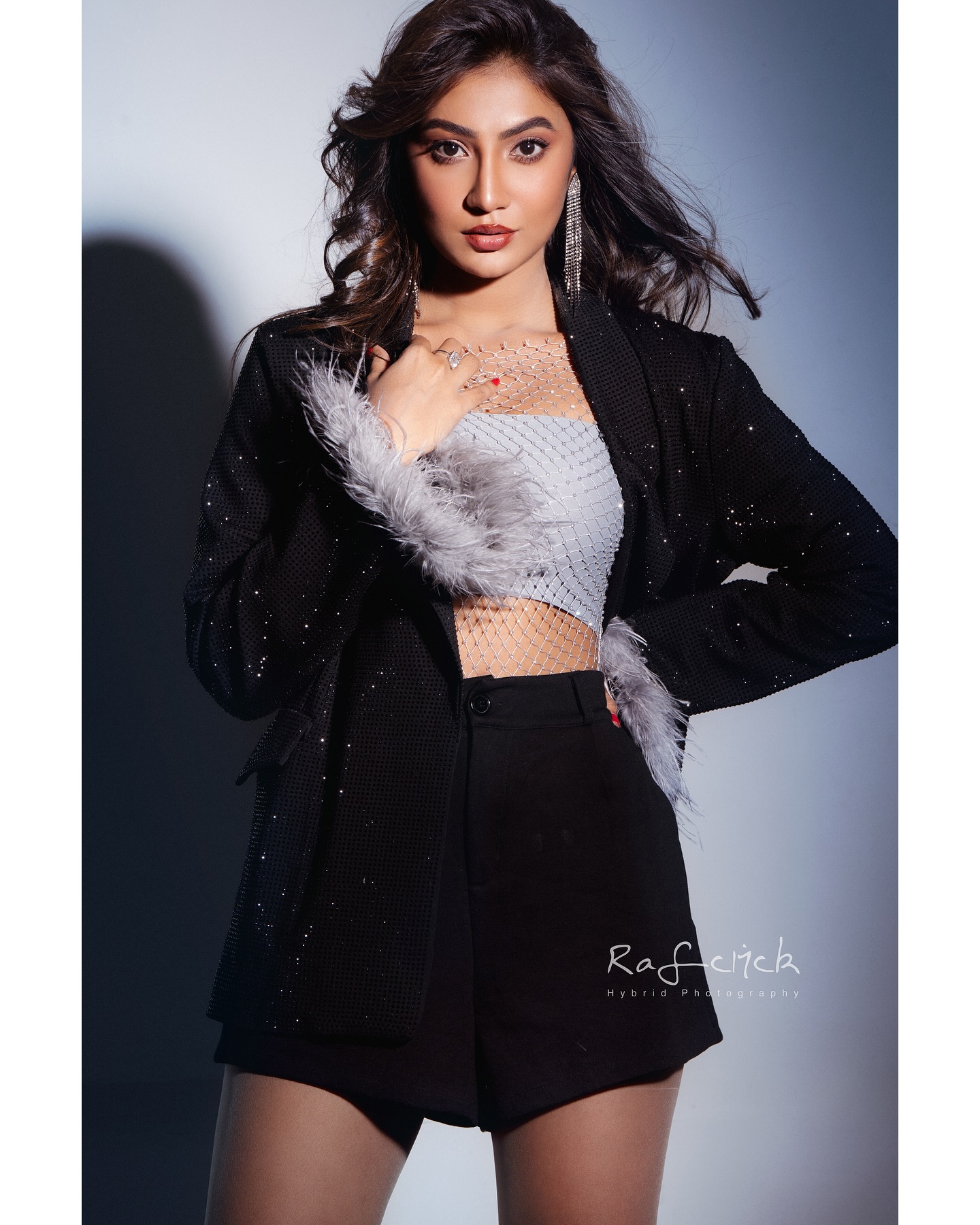 ব্ল্যাক ড্রামায় মুগ্ধতা ছড়ালেন সুনেরাহ