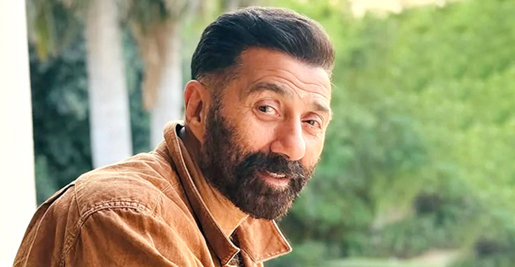 হনুমান হয়ে ফিরছেন সানি দেওল